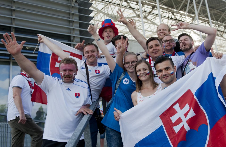 Slovenskí fanúšikovia pred zápasom. Foto - tasr
