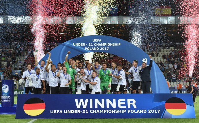 Nemci oslavujú titul po finále Eura do 21 rokov. Foto – UEFA via Getty Images