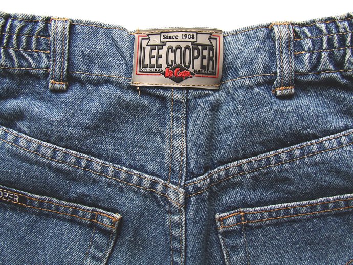 Detské džínsy značky Lee Cooper, vyrábané v OZKN v Prešove. Foto – zo zbierky SMD
