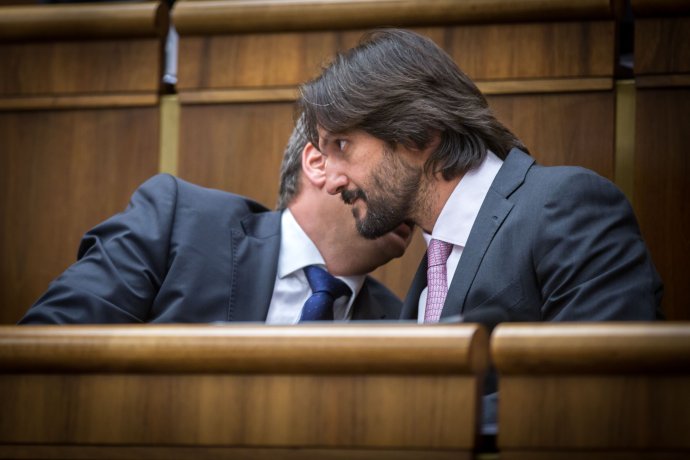Andrej Danko a Robert Kaliňák v parlamente. Foto N – Tomáš Benedikovič