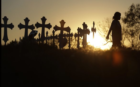 Cintorín blízko kostola v Sutherland Springs,kde útočník zabil 26 ľudí. Foto - tasr/ap