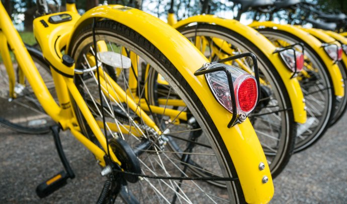 Bicykle Ofo sú výrazne žlté, už ich husté rozmiestnenie v uliciach zvykne byť reklamou. Foto: Fotolia.com