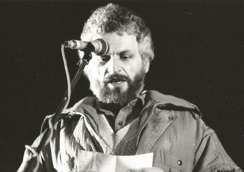 Moje prvé vystúpenie na revolučnom mítingu na Námestí SNP v novembri 1989. Trému som rozhodne nemal. Foto – archív F. G.