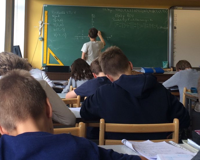 Hodina matematiky na základnej škole Tartu Mart Reiniku Kool. Foto – autorka