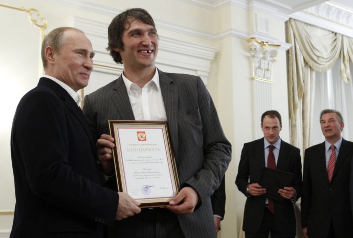 Hokejista Alexander Ovečkin a ruský prezident Vladimir Putin. Foto – AP