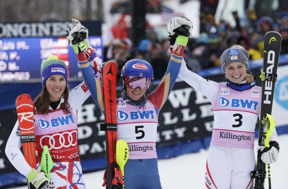 Zľava: Vlhová, Shiffrinová a Schildová. Foto – TASR/AP