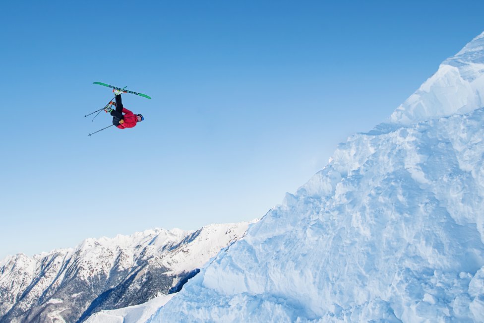 Pierre Marchioni na lyžiach Lotor z dielne Forest Skis. Foto – Hugues de Tournemire/Amédézal