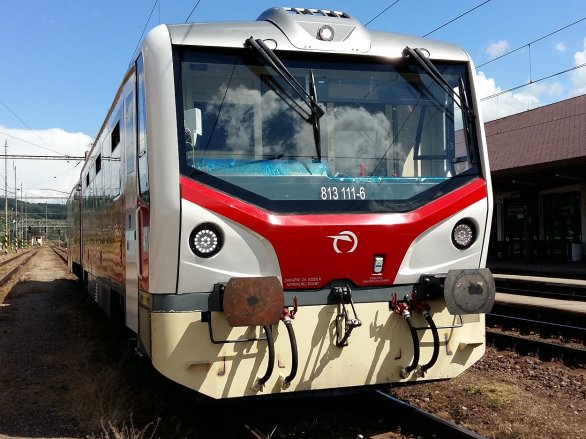 Sprievodcovia nebudú jazdiť napríklad v niektorých modernizovaných motorových jednotkách 813-913.11x "Mravec". Foto - ZSSK