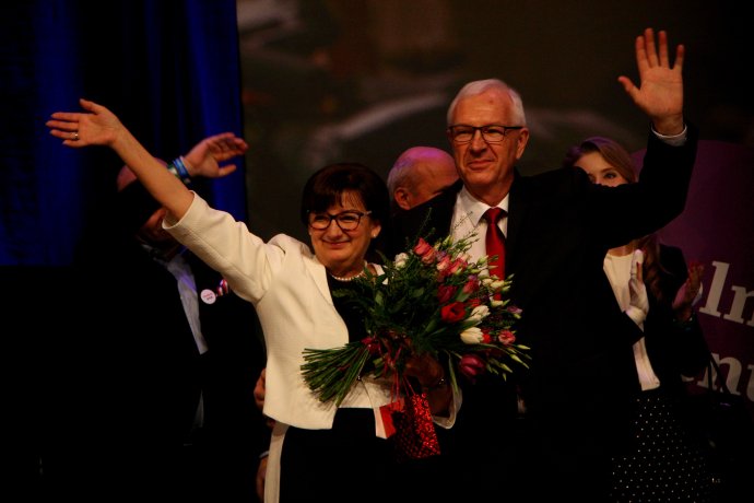 Profesor Jiří Drahoš s manželkou Evou vo volebnom štábe. Foto - Natálie Terčová