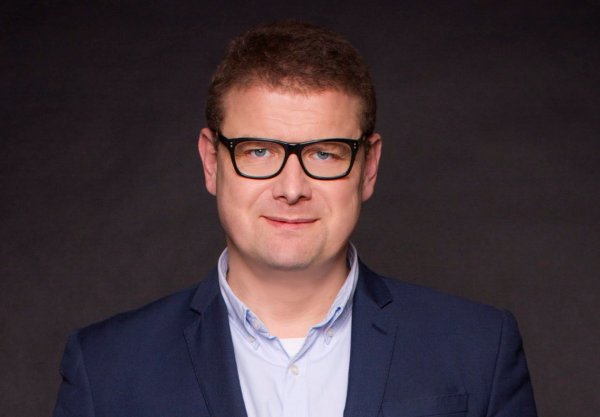 Český komentátor pred druhým kolom: Kiska vyzerá dôstojne, pri Zemanovi už aj to stačí