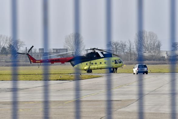 Na snímke helikoptéra na pristávacej ploche za bránou Letiska Piešťany. Foto – TASR
