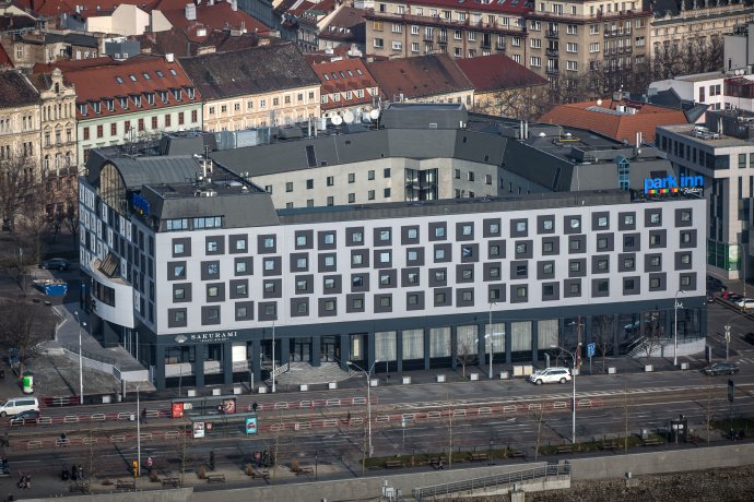 Fasádu musia majitelia hotela Danube prerobiť. Foto N - Tomáš Benedikovič