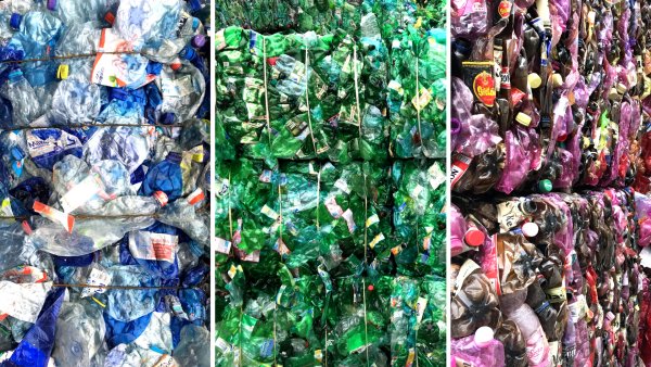 Čo sa stane s&nbsp;plastovou fľašou, keď ju hodíte do žltého kontajnera? Boli sme vo fabrike na recykláciu