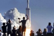 Raketa Falcon Heavy absolvovala úspešný štart, v budúcnosti by mala zohrať významnú rolu pri kolonizácii Mesiaca a Marsu