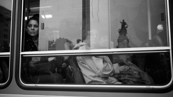 Tri ženy spája jediné – bili ich vlastní manželia