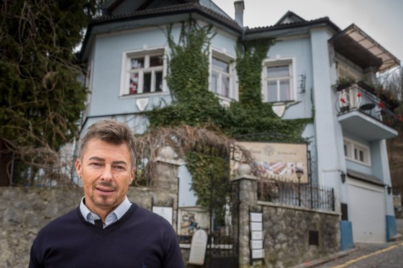 Ondrej Janíček pred reštauráciou Fatima. Vrchná časť mu patrí, bar skonfiškovala mafia. Foto N - Tomáš Benedikovič