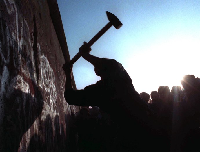 Berlínsky múr, rok 1989. Foto – TASR/AP