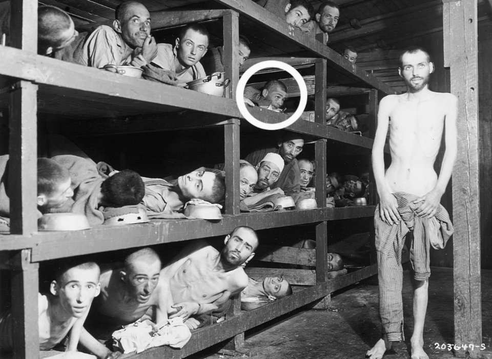 Naftali Fürst na známej fotke po oslobodení v tábore Buchenwald. Foto - Post Bellum