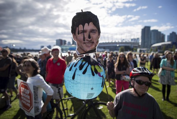 Kanadská vláda kúpila kontroverzný ropovod aj napriek protestom verejnosti. Ide o&nbsp;historickú chybu, ozývajú sa aktivisti