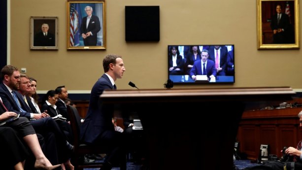 Mark Zuckerberg v americkom Kongrese 11. apríla 2018. Foto: TASR/AP/Jacquelyn Martin