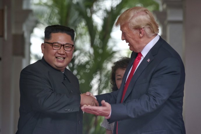 Donald Trump a Kim Čong-un. Foto – TASR/AP