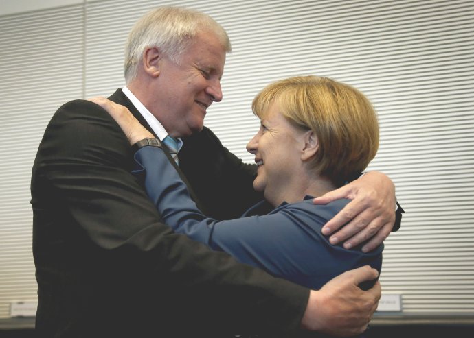 V roku 2013 si Merkelová a Seehofer ešte rozumeli. Foto – TASR/AP