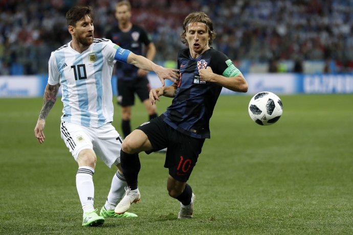 Modrić a Messi. Foto - AP
