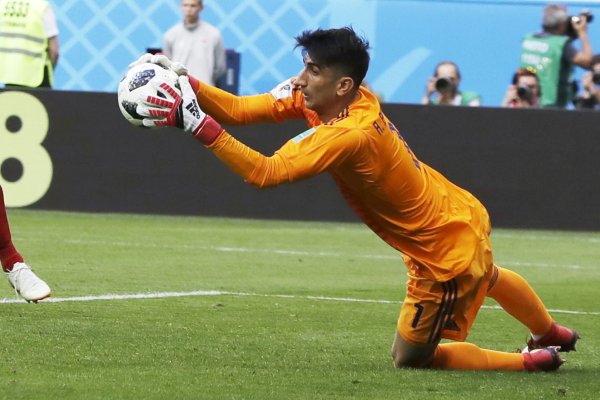 Postava dňa na MS: Ušiel od rodiny, kde pásol ovce, a&nbsp;žil ako bezdomovec. Iránec Beiranvand si zachytal na MS