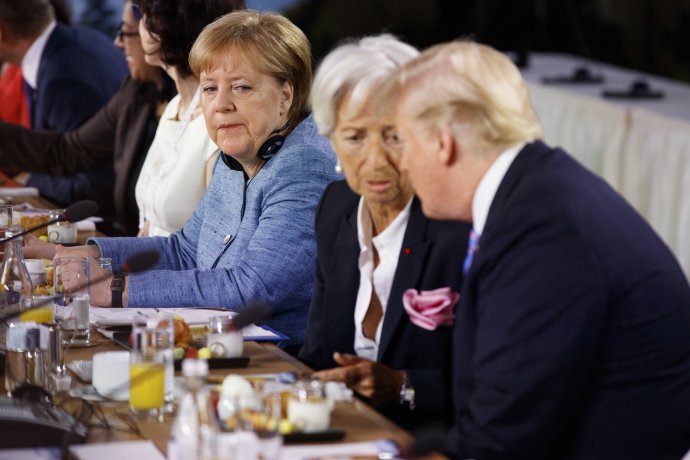 Nemecká kancelárka Angela Merkelová (vľavo,) riaditeľka MMF Christine Lagardeová a Donald Trump. Foto - ap