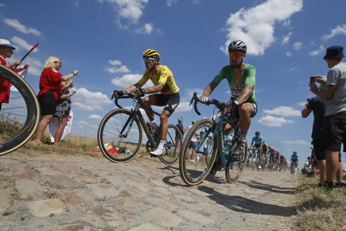 Peter Sagan a Greg van Avermaet v 9. etape Tour. Foto - AP