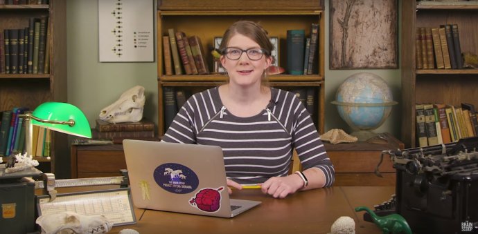 Videá Emily Graslieovej o vede (kanál Brain Scoop) odoberá na YouTube skoro pol milióna ľudí. Reprofoto - YouTube