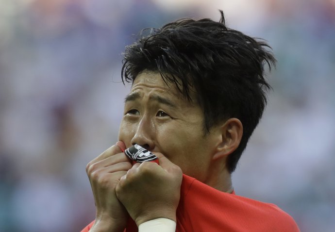 Son Heung-min oslavuje gól proti Nemecku. Foto – TASR/AP