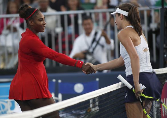Serena Williamsová po zápase s Johannou Kontovou. Foto – AP/Tony Avelar