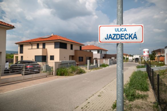 Ulica v lokalite 5. element v Čiernej Vode. Foto N - Tomáš Benedikovič