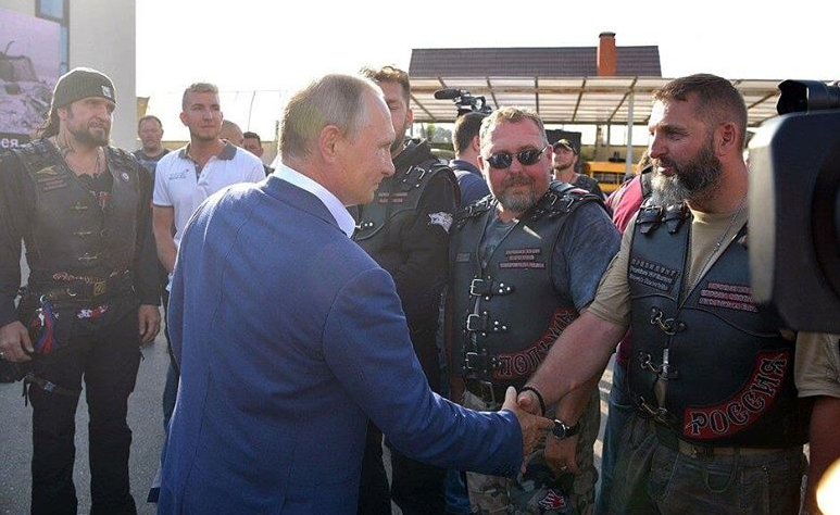 Hambálek sa stretol aj s Putinom. Zdroj - Dezinformácie, hoaxy, propaganda