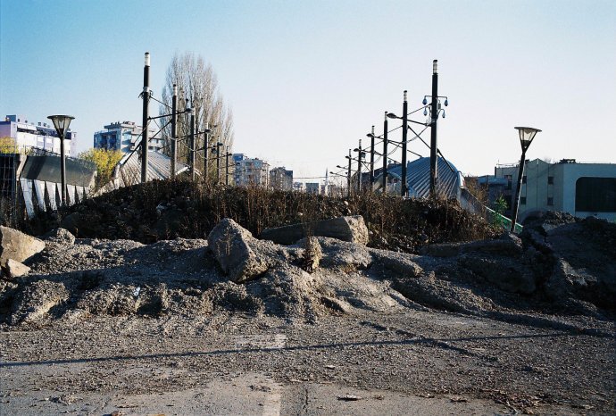 Most cez rieku Ibar v Kosovskej Mitrovici, kde možno vznikne najnovšia hranica v Európe. Foto - Andrej Bán