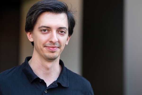 Mars je síce v&nbsp;móde, ale ľudia by sa mali vrátiť na Mesiac, hovorí letový kontrolór ISS zo Slovenska (+ podcast)