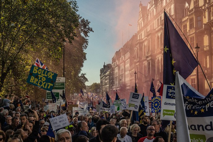 Vyše pol milióna ľudí vyšlo do ulíc proti brexitu koncom októbra. Foto - Mária Pinčíková