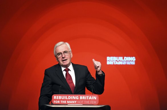 John McDonnell na septembrovom kongrese Labouristickej strany. Foto - AP