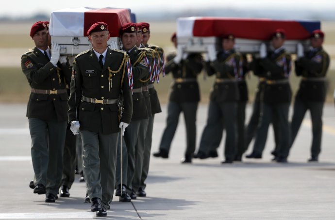 V auguste zomreli v Afganistane traja českí vojaci. Foto - TASR/AP
