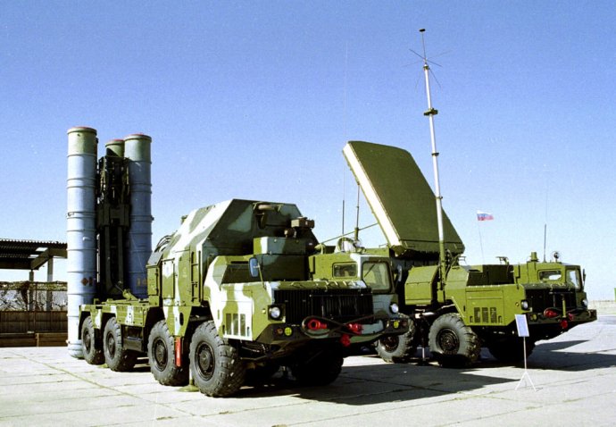Ruský protiraketový systém S-300. Foto - TASR/AP