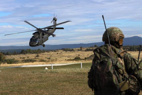 Slovensko z USA nedávno nakúpilo vrtuľníky Black Hawk, najnovšie sa rozhodlo aj pre americké stíhačky F-16. Foto - MO