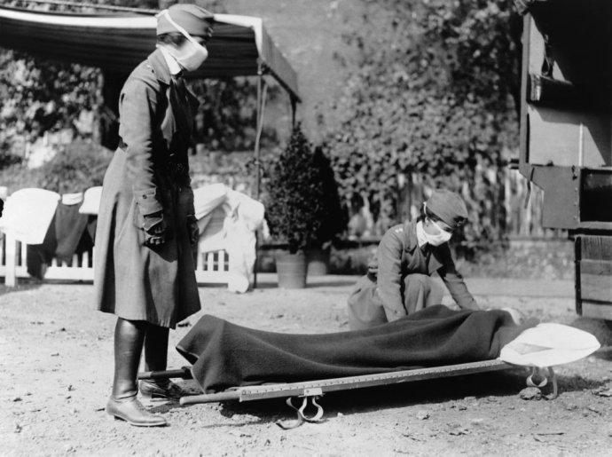 Dobrovoľníčky Červeného kríža na Liptove v roku 1918. Ilustračné foto - Wikimedia