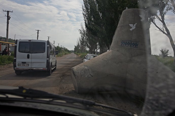 Cesta z Mariupola na líniu bojov do Šyrokyna. Foto - Andrej Bán