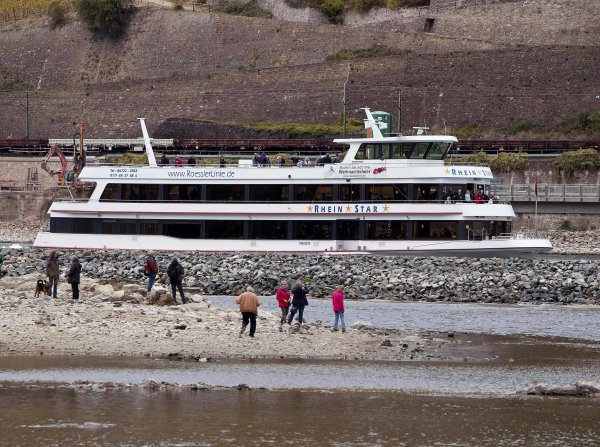 Aj takto vyzerá sucho. Nízka hladina Rýna obmedzila dopravu a&nbsp;zdražela benzín