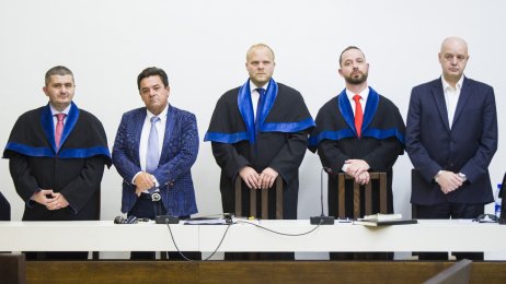 Pavol Rusko a Marian Kočner na súde, kde Kočnera zobrali do väzby. Foto – TASR