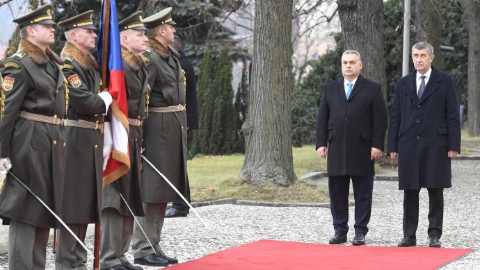 Andrej Babiš a Viktor Orbán v Prahe. Foto – TASR/AP