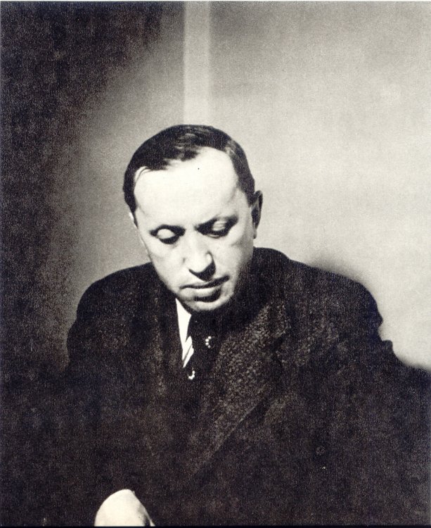 Karel Čapek (* 9. január 1890, Malé Svatoňovice – † 25. december 1938, Praha)