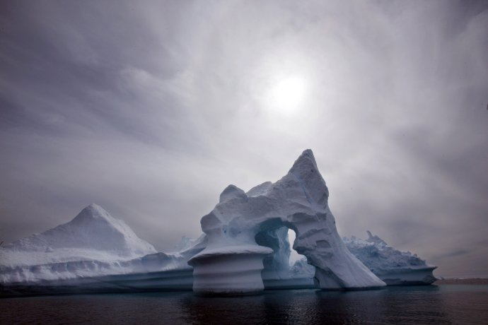 Ľadovec na grónskom ostrove Ammassalik. Ilustračné foto - tasr/ap