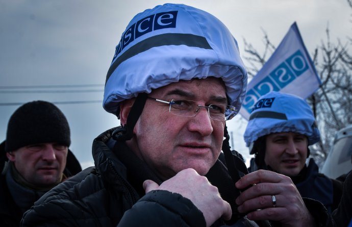 Miroslav Lajčák v úlohe predsedu OBSE na Donbase. Foto N - Mirek Tóda